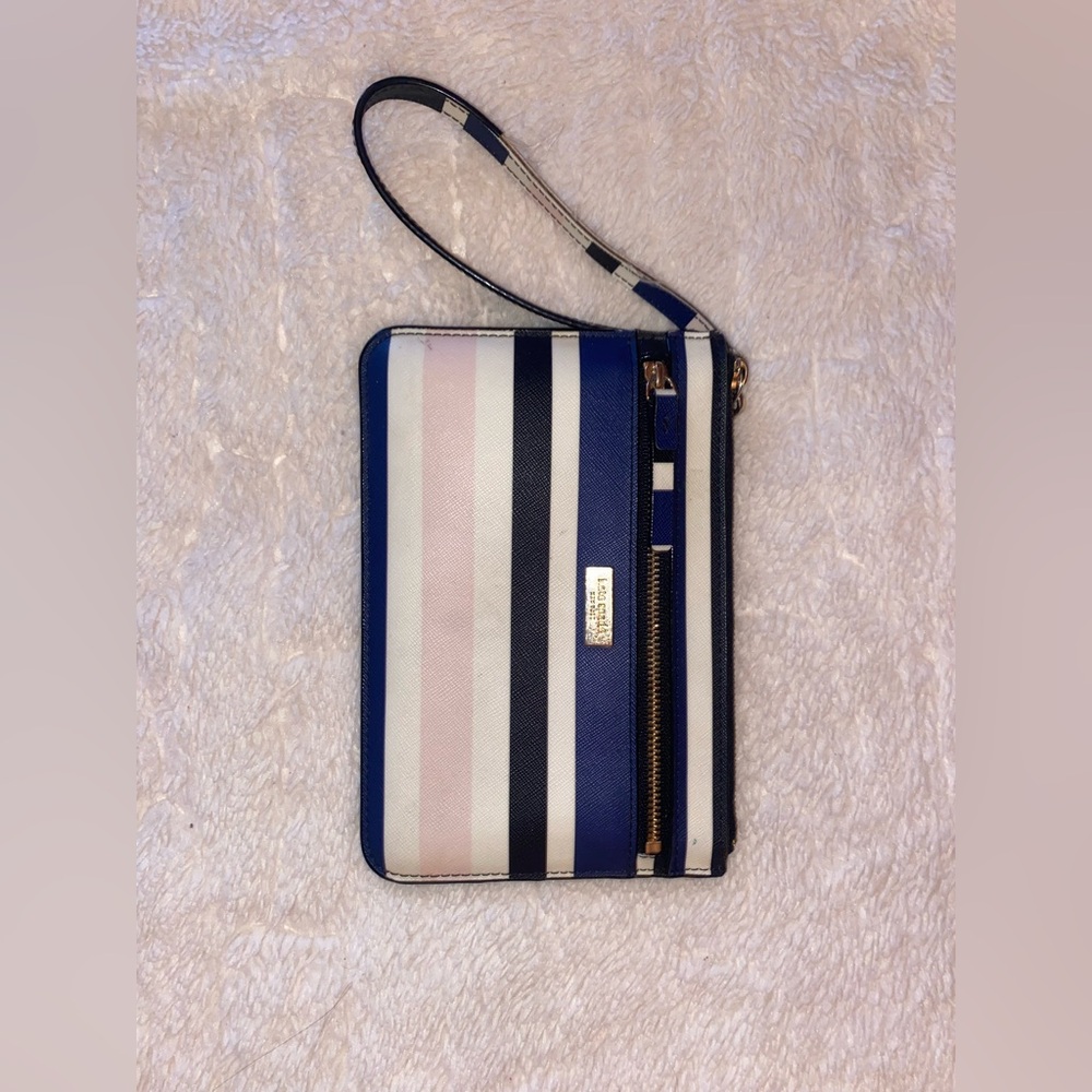 Kate Spade Tinie Laurel Way Pink, Navy, White Cruise Wristlet